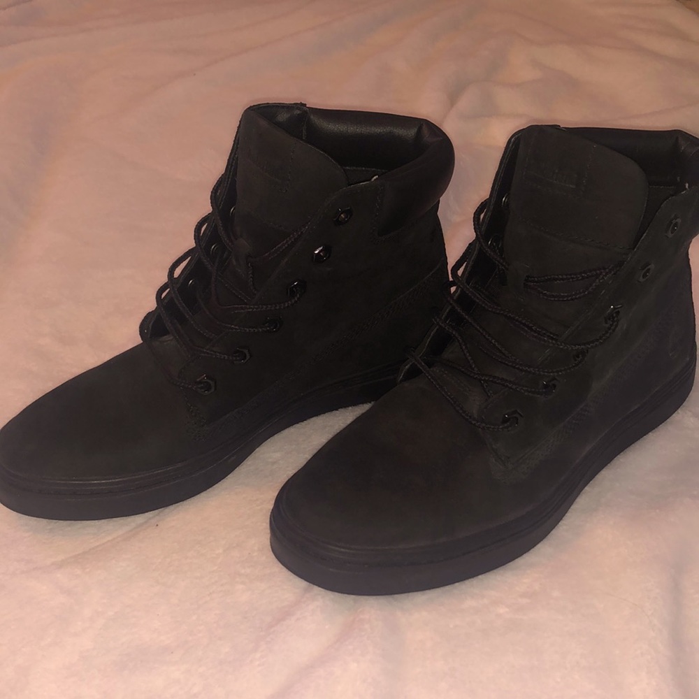 Women’s leather timberland sneaker boots, size 7 1/2